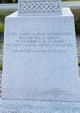 Plaque du monument en hommage aux pionniers des Cantons de Jersey, de Linière et de Marlow