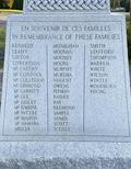 Plaque du monument en hommage aux pionniers des Cantons de Jersey, de Linière et de Marlow