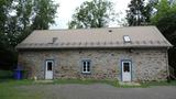 Domaine et manoir de Belle-Rivière. Vue arrière vers l'atelier