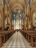 Basilique de Saint-Patrick. Vue intérieure vers le choeur