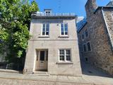 Presbytère de Notre-Dame-des-Victoires. Vue de la façade avant.