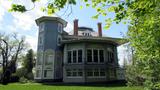 Manoir Louis-Joseph-Papineau. Vue latérale