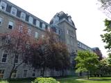 Ancien collège du Mont-Saint-Louis. Vue d'angle