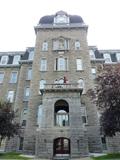 Ancien collège du Mont-Saint-Louis. Avant-corps central