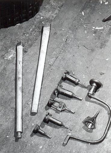 Ancient tools - Vilebrequin - menuiserie - outil à main