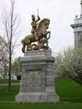 Sculpture (Saint Georges terrassant le dragon). Vue d'ensemble