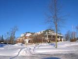 Chalet du Club-de-Golf-Rivermead. Vue latérale