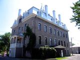 Ancien couvent de Sainte-Anne-des-Plaines. Vue latérale