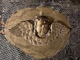 Parement d'autel (Vierge à l'Enfant). Vue de détail - angelot