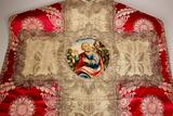 Chasuble. Vue arrière - détail peinture à l'aiguille