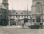 Quartier Vieux-Québec - Rue Sainte-Famille angle Côte de la Fabrique - Séminaire de Québec - Vue éloignée, 1928, T. Lebel, Collection initiale, P600,S6,D1,P380, (Tiré de www.banq.qc.ca)