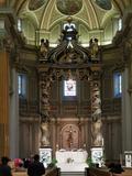 Basilique-Cathédrale Marie-Reine-du-Monde. Vue intérieure. Baldaquin