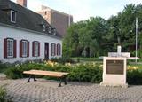 Plaque du manoir Boucher-De Niverville. Vue d'ensemble