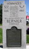 Plaque de Jacques Bernier. Vue d'ensemble