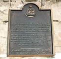 Plaque de la chapelle Saint-Pierre. Vue avant