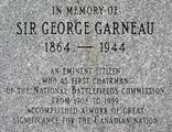 Plaque de Sir George Garneau. Vue avant