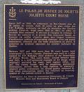 Plaque du palais de justice de Joliette. Vue avant
