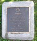 Plaque de la sculpture offerte à la Ville d'Aylmer dans le cadre de son 150e anniversaire. Vue avant