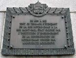 Plaque de la congrégation de Notre-Dame. Vue avant