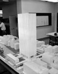 Palais de justice de Montréal. Photographie de la maquette du premier projet, présenté en 1963.