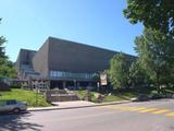 Centre d'éducation physique et sportif de l'Université de Montréal. Vue avant
