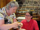 Cours de crochet. Cercle de Fermières de Saint-Augustin (Saint-Augustin-de-Desmaures)