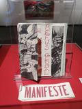 Lancement du manifeste Refus global. Vue de l'exemplaire no. 130 du tirage original du recueil, don de Jacques Godbout au Musée des beaux-arts de Mont-Saint-Hilaire.