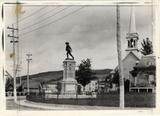 Monument / J. E. Chabot - [Vers 1930]