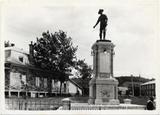 Monument / J. E. Chabot - [Vers 1930]