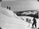 Clouthier, Raoul. Raoul Clouthier au sommet du mont Loup-Garoup